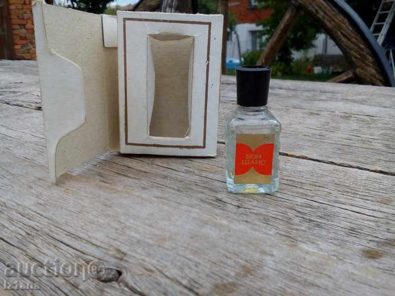 Delivery of Perfume BON CHANCE Delivery of Perfume BON CHANCE