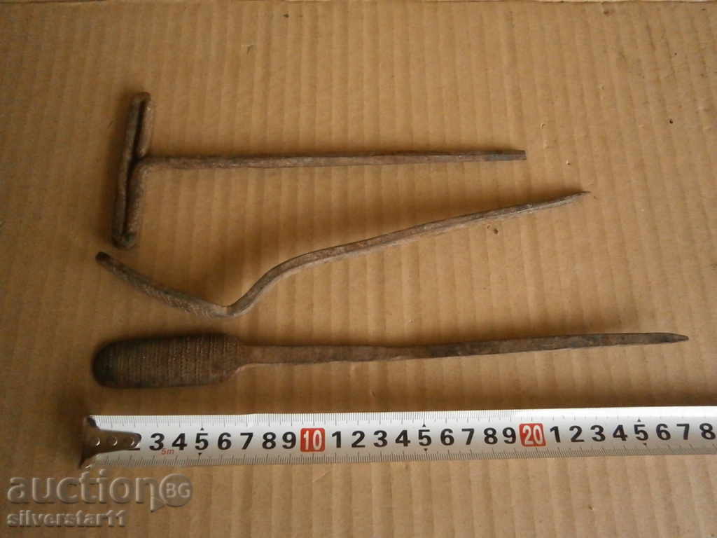 Delivery of old tools lot Delivery of old tools lot