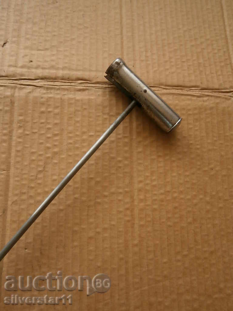 Delivery of bicycle wheel pump