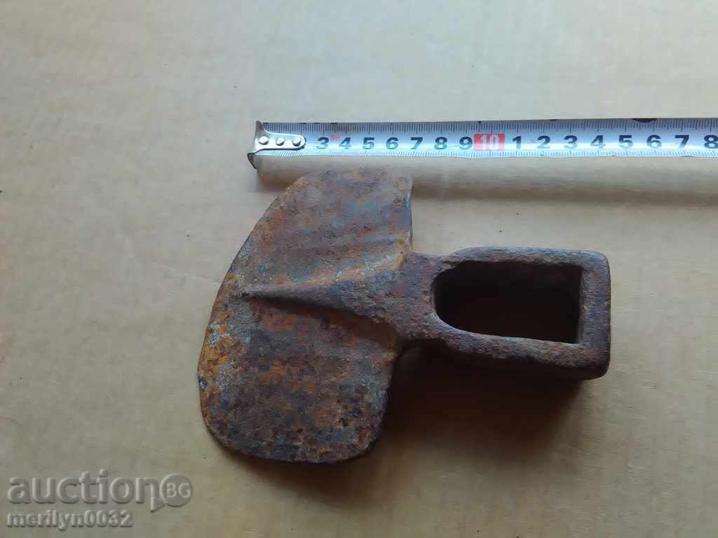 Mop, an old wrought iron tool, a chap, an agricultural instrument - 5 Mop, an old wrought iron tool, a chap, an agricultural instrument - 5