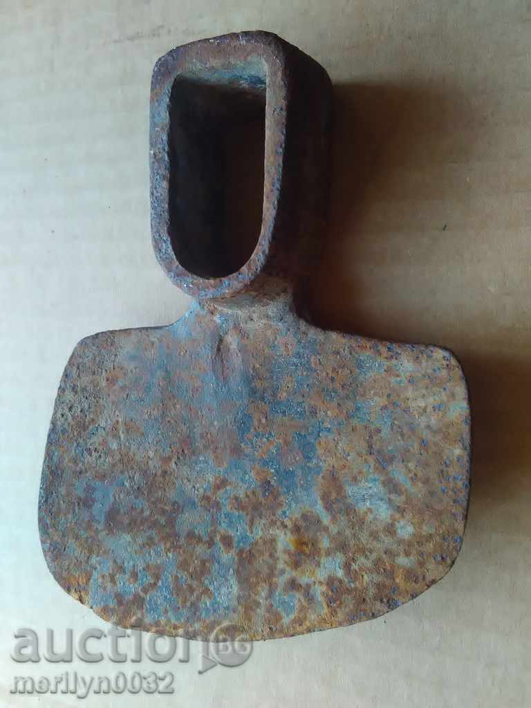 Mop, an old wrought iron tool, a chap, an agricultural instrument - 6 Mop, an old wrought iron tool, a chap, an agricultural instrument - 6