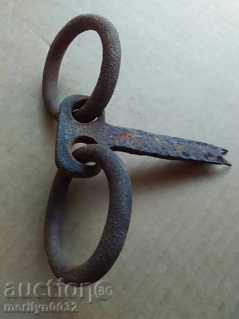 Auction  Metal rings, wrought iron for a wagon