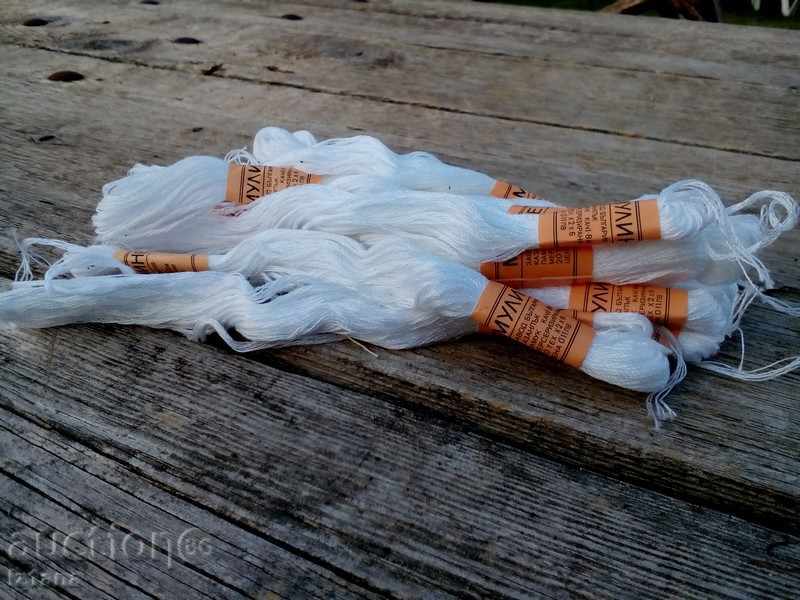 Мулине с цена 6.00 лв. | € 3.07 Мулине с цена 6.00 лв. | € 3.07