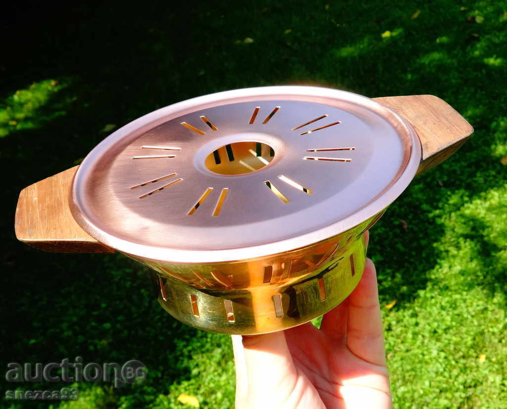 Barbecue, repellent container, made of copper, brass, wood.