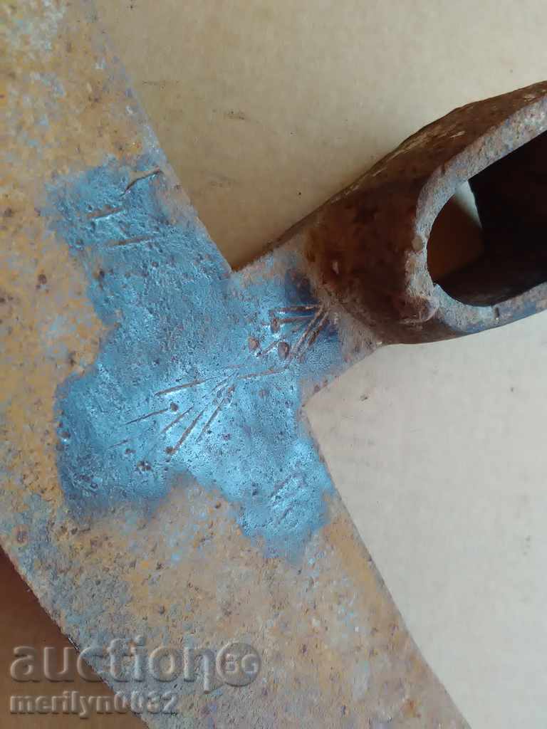 Old pick, wrought iron, instrument, instrument with price 35.00 BGN | € 17.90 Old pick, wrought iron, instrument, instrument with price 35.00 BGN | € 17.90