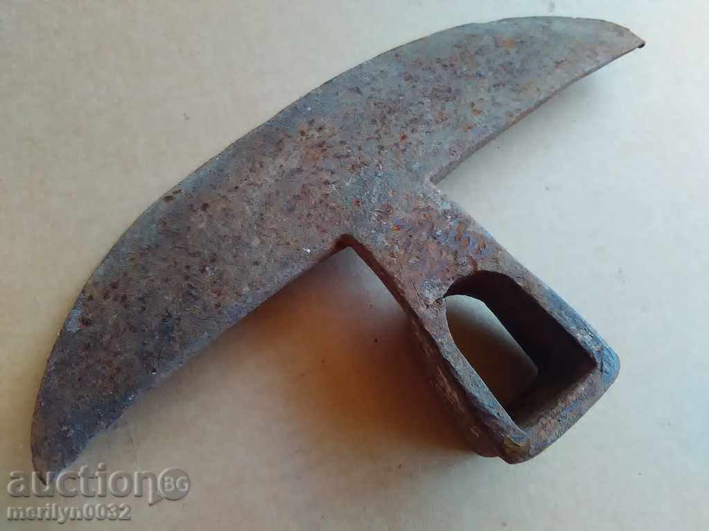 Auction Old pick, wrought iron, instrument, instrument Auction Old pick, wrought iron, instrument, instrument