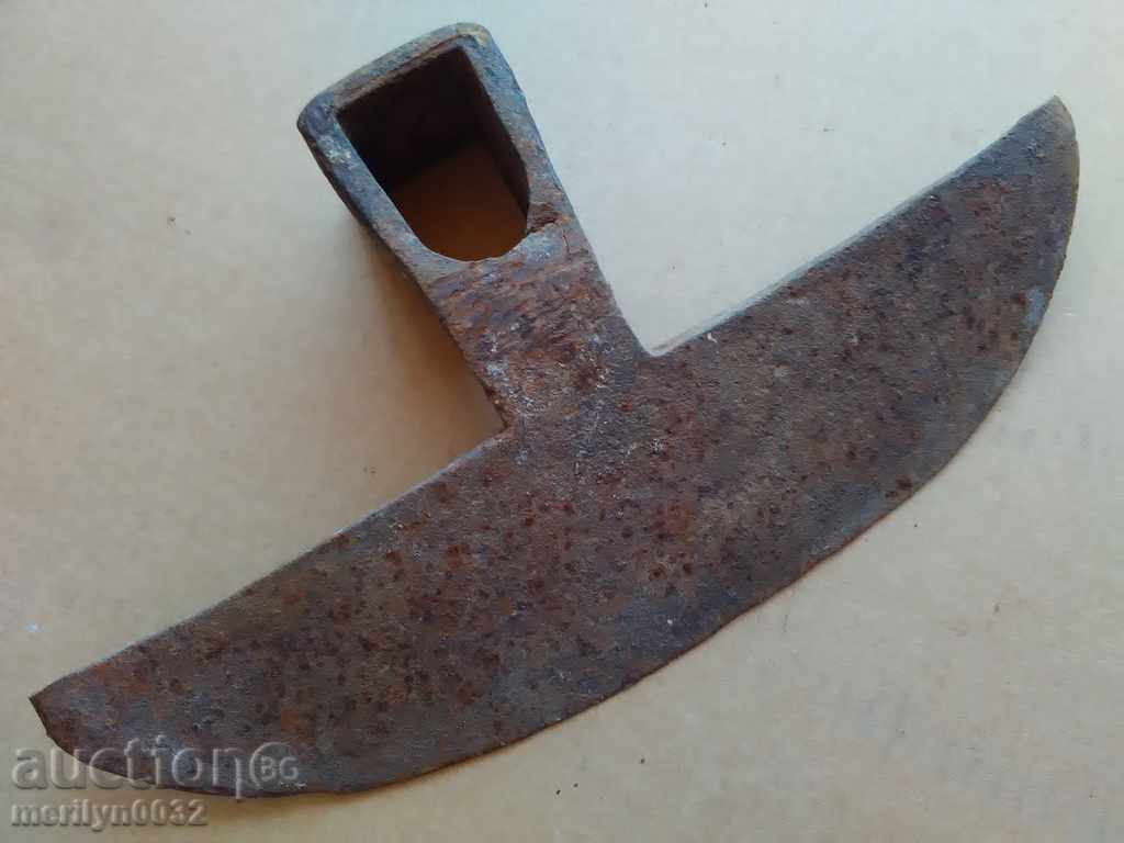 Delivery of Old pick, wrought iron, instrument, instrument Delivery of Old pick, wrought iron, instrument, instrument