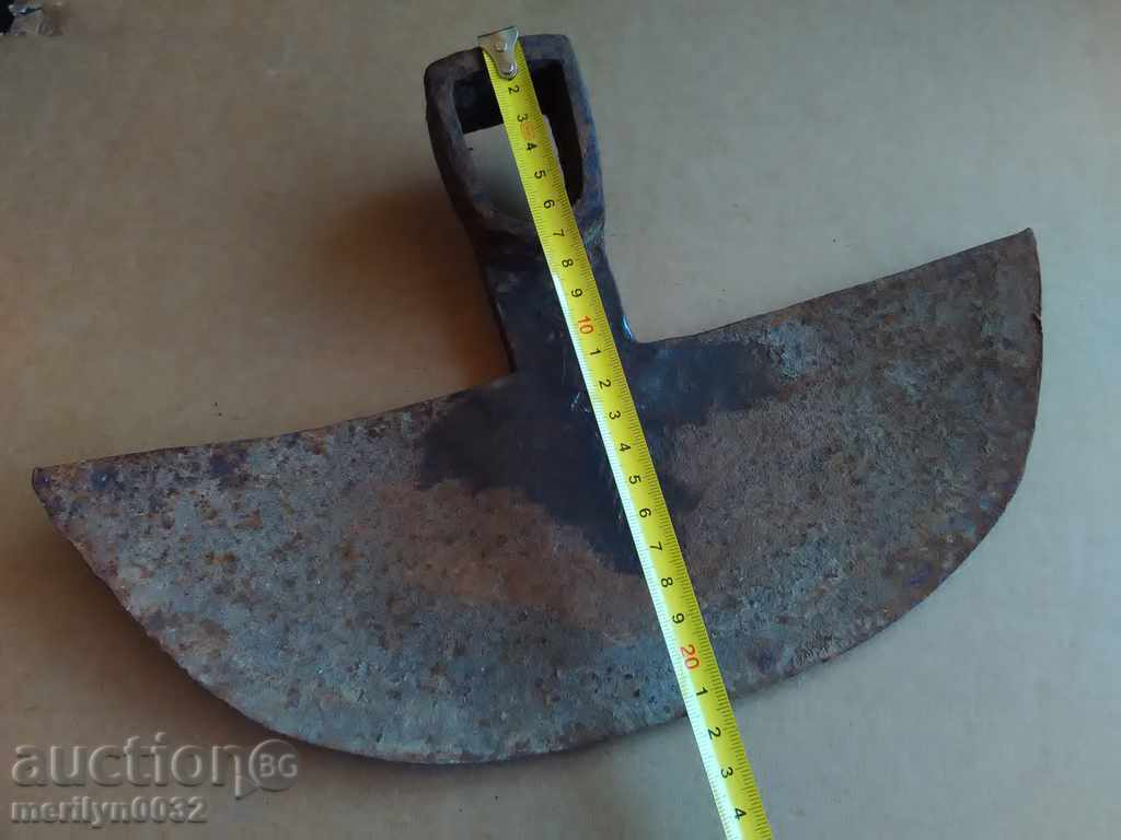 Old pick, wrought iron, instrument, instrument with price 35.00 BGN | € 17.90 Old pick, wrought iron, instrument, instrument with price 35.00 BGN | € 17.90