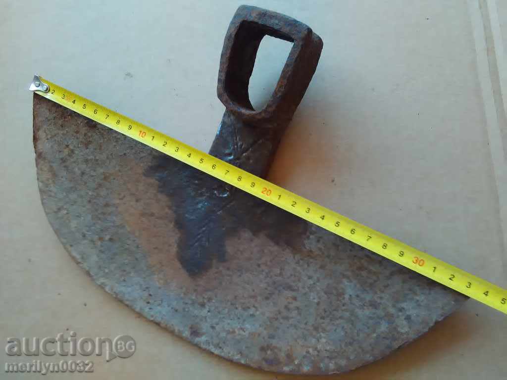 Auction Old pick, wrought iron, instrument, instrument Auction Old pick, wrought iron, instrument, instrument