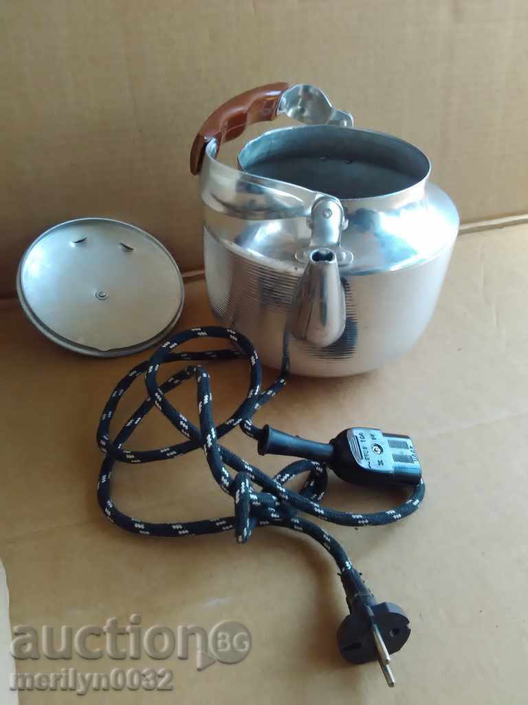 Electric teapot with cable from the 70s USSR with price 48.00 BGN | € 24.54 Electric teapot with cable from the 70s USSR with price 48.00 BGN | € 24.54