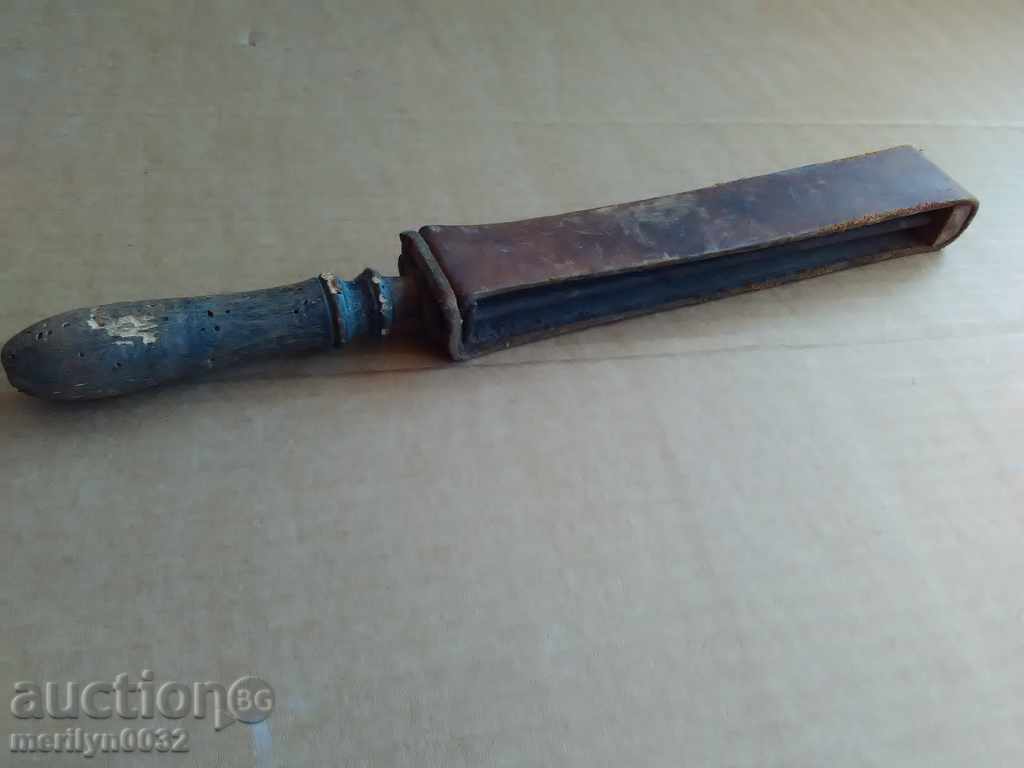 An old barber belt, a strap, a razor, a slicker - 5