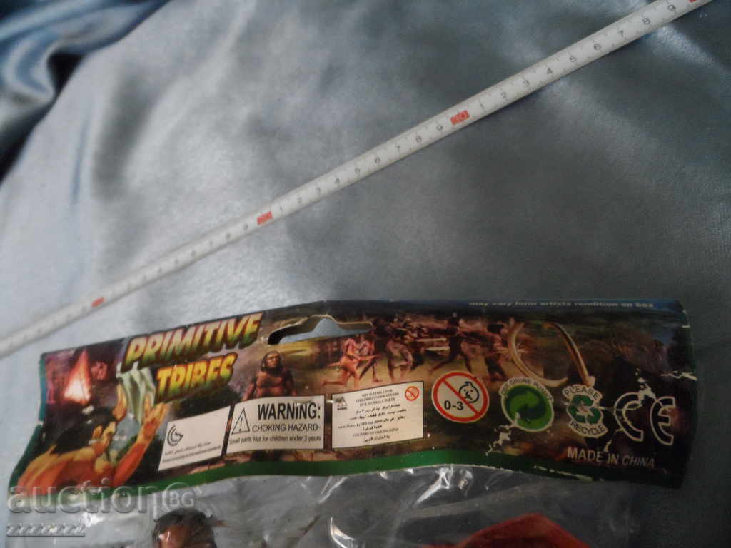 old plastic figurines - 7 old plastic figurines - 7