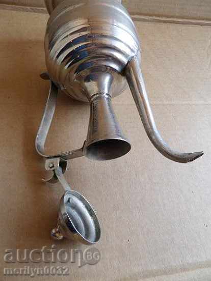 Auction Old hibiscus, hunter, teapot, baker, copper pot jug Auction Old hibiscus, hunter, teapot, baker, copper pot jug