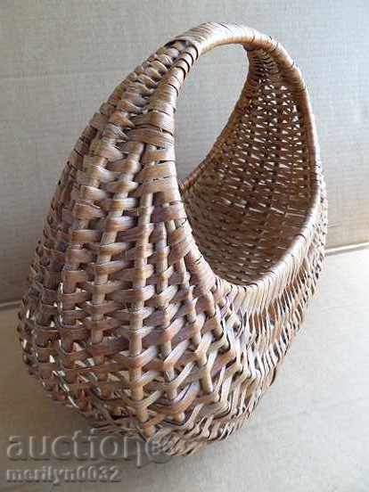 Old wicker basket, wooden basket, panner with price 43.00 BGN | € 21.99 Old wicker basket, wooden basket, panner with price 43.00 BGN | € 21.99