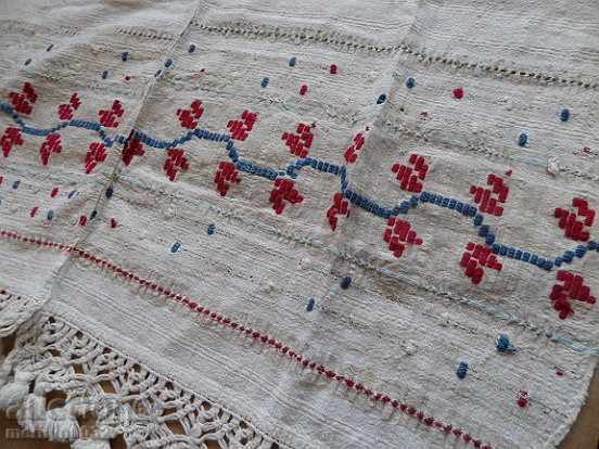 An old hand-woven cloth embroidery - 5 An old hand-woven cloth embroidery - 5