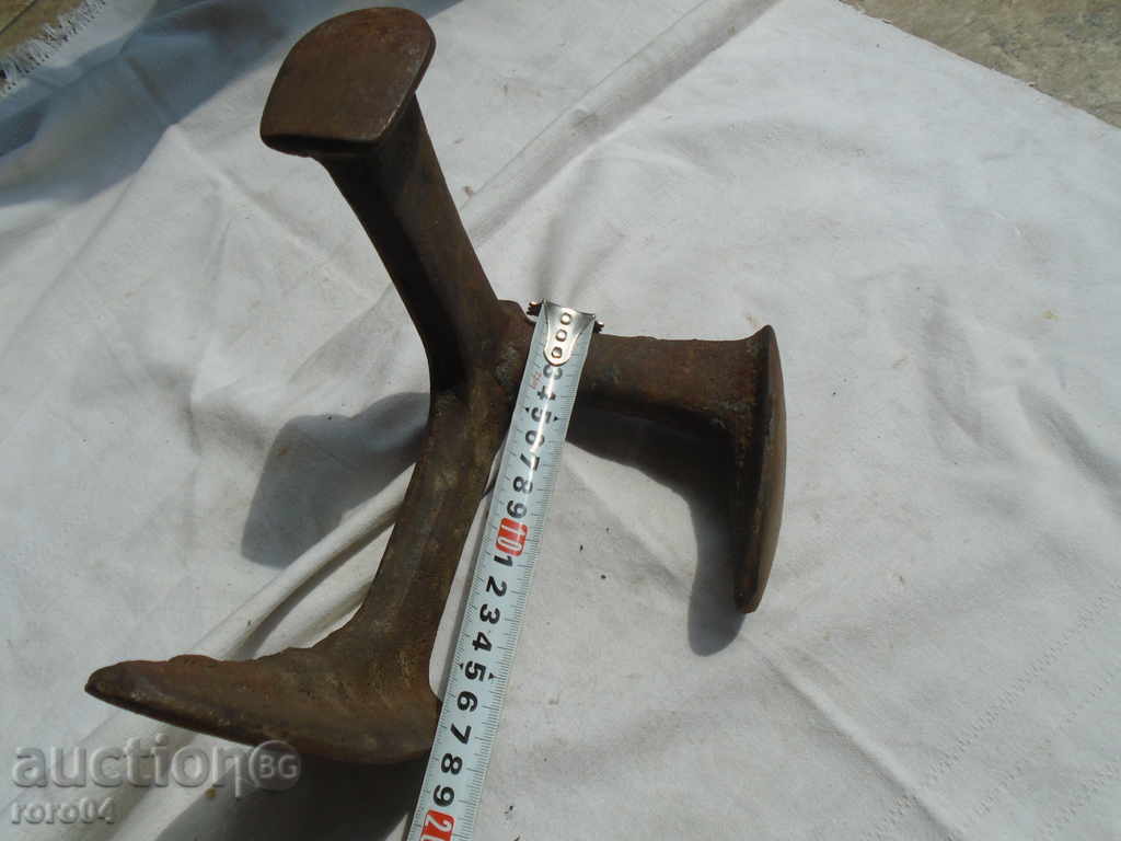 Доставка на ГОЛЯМА СТАРА ОБУЩАРСКА НАКОВАЛНЯ - ОТЛИЧНА