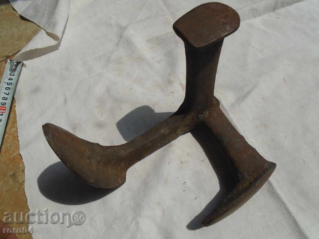 ГОЛЯМА СТАРА ОБУЩАРСКА НАКОВАЛНЯ - ОТЛИЧНА