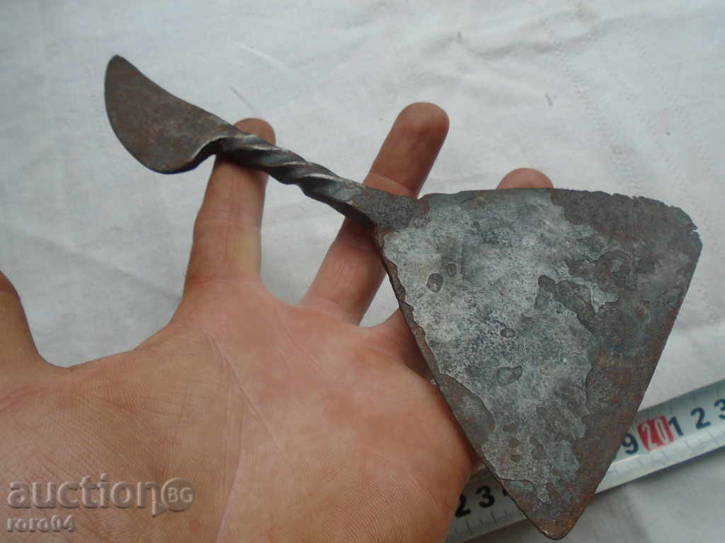 OLD LARGE HANDMADE CRAWN CUTTING / CUTTER - 7 OLD LARGE HANDMADE CRAWN CUTTING / CUTTER - 7