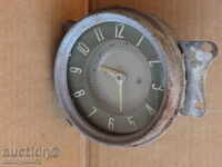 Часовник за автомобил Варшава лека кола