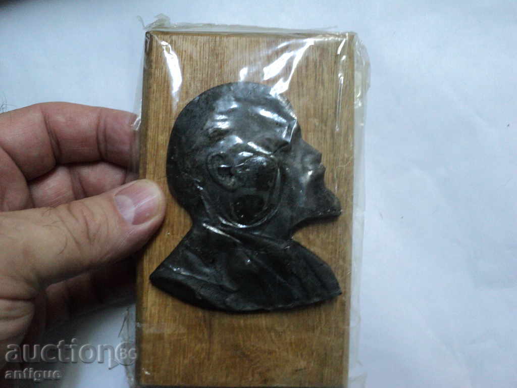 SOUVENIR LINEN. NEW. - 5