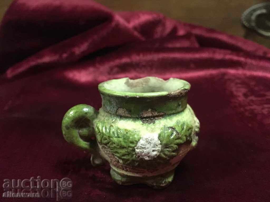 Παράδοση Troyan κεραμικής / πολύ παλιό κεραμική κούπα καφέ Παράδοση Troyan κεραμικής / πολύ παλιό κεραμική κούπα καφέ