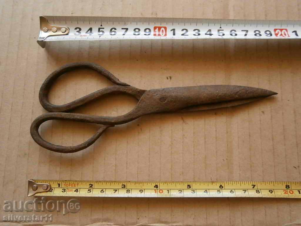 old forged scissors with price 31.00 BGN | € 15.85 old forged scissors with price 31.00 BGN | € 15.85