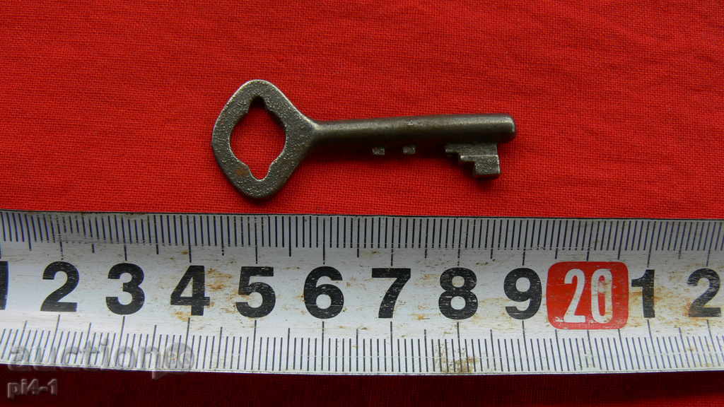 OLD CLOCK FOR CANDLE, KATINAR, CAMERA OR COLLECTION with price 13.00 BGN | € 6.65 OLD CLOCK FOR CANDLE, KATINAR, CAMERA OR COLLECTION with price 13.00 BGN | € 6.65