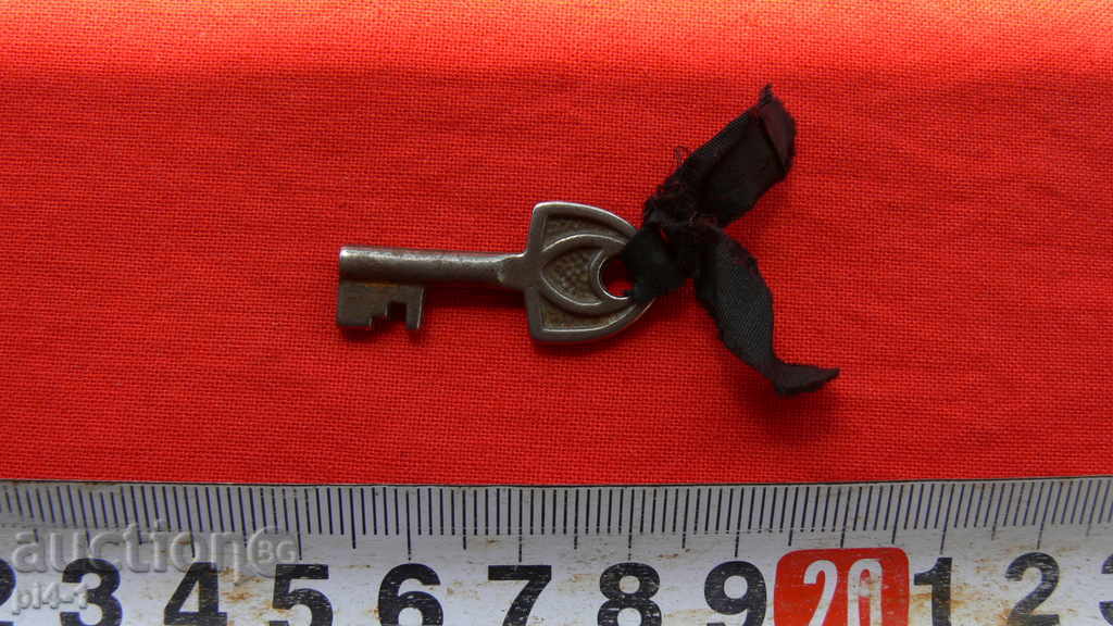 OLD CLOCK FOR CANDLE, KATINAR, CAMERA OR COLLECTION with price 13.00 BGN | € 6.65 OLD CLOCK FOR CANDLE, KATINAR, CAMERA OR COLLECTION with price 13.00 BGN | € 6.65