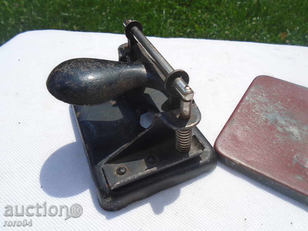 STAR CANNEL PERFORATER with price 8.99 BGN | € 4.60