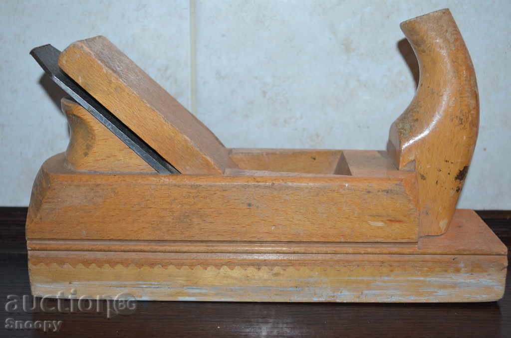 Ξύλινο πολυεργαλείο ράσπα - γλάστρα με τιμή € 24.00 | 46.94 BGN Ξύλινο πολυεργαλείο ράσπα - γλάστρα με τιμή € 24.00 | 46.94 BGN