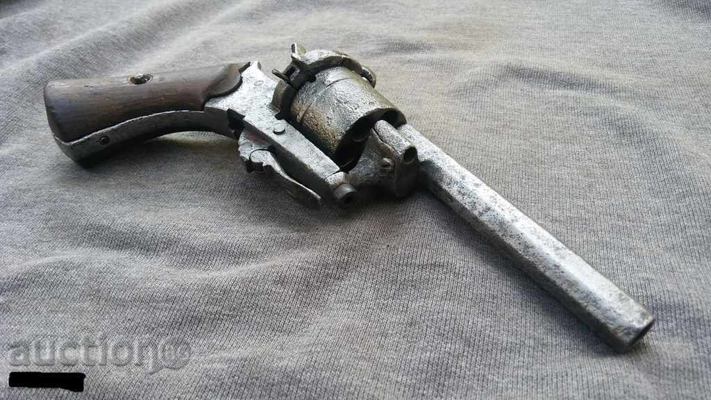 revolvere, pistoale LEFUSHE cu preț 396.00 BGN | € 202.47 revolvere, pistoale LEFUSHE cu preț 396.00 BGN | € 202.47