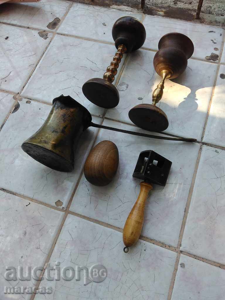 Общт лот от джезве,свещници и призма с цена 26.00 лв. | € 13.29 Общт лот от джезве,свещници и призма с цена 26.00 лв. | € 13.29