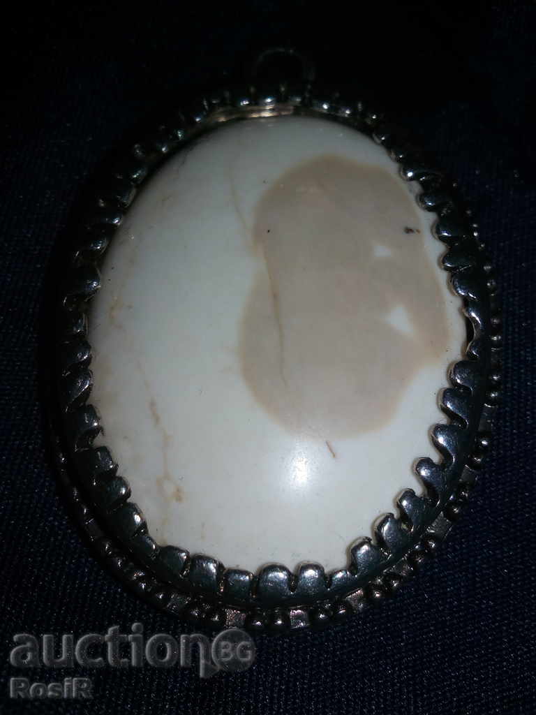 Auction VISULKA MELHIOR WITH NATURAL STONE Auction VISULKA MELHIOR WITH NATURAL STONE