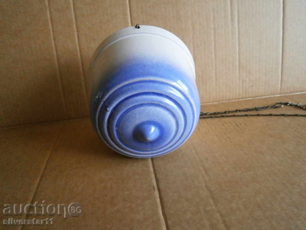 Auction an ancient porcelain hanging pot Auction an ancient porcelain hanging pot