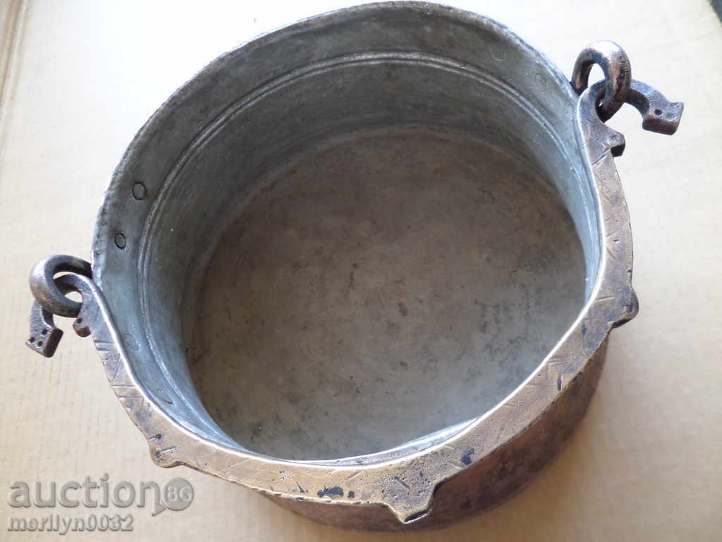 An old copper boiler, a pot, a malt, a baker - 5