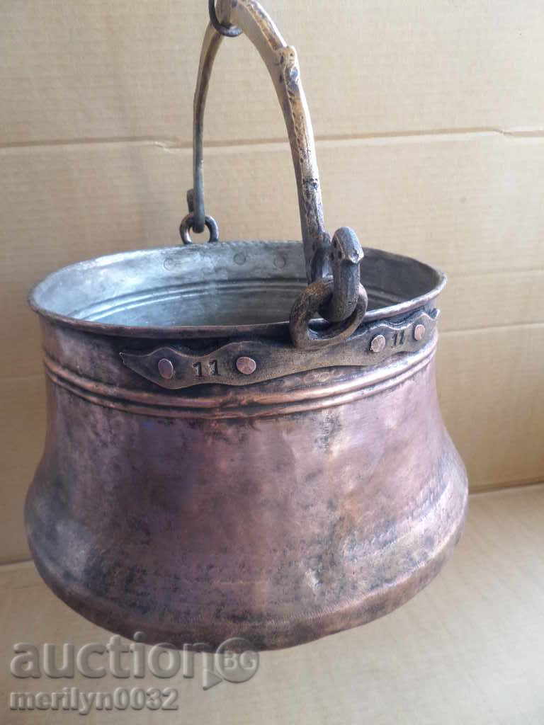 An old copper boiler, a pot, a malt, a baker - 6
