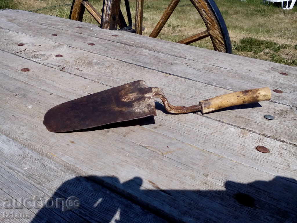 An old trowel - 5 An old trowel - 5