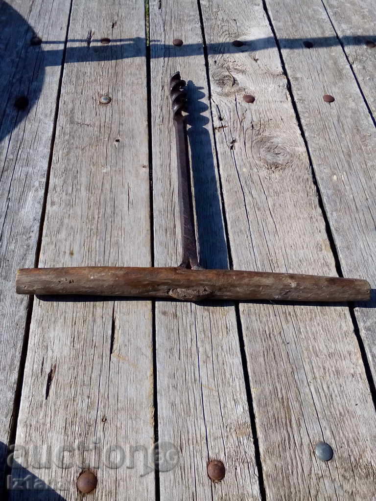 An old screwdriver binds - 5