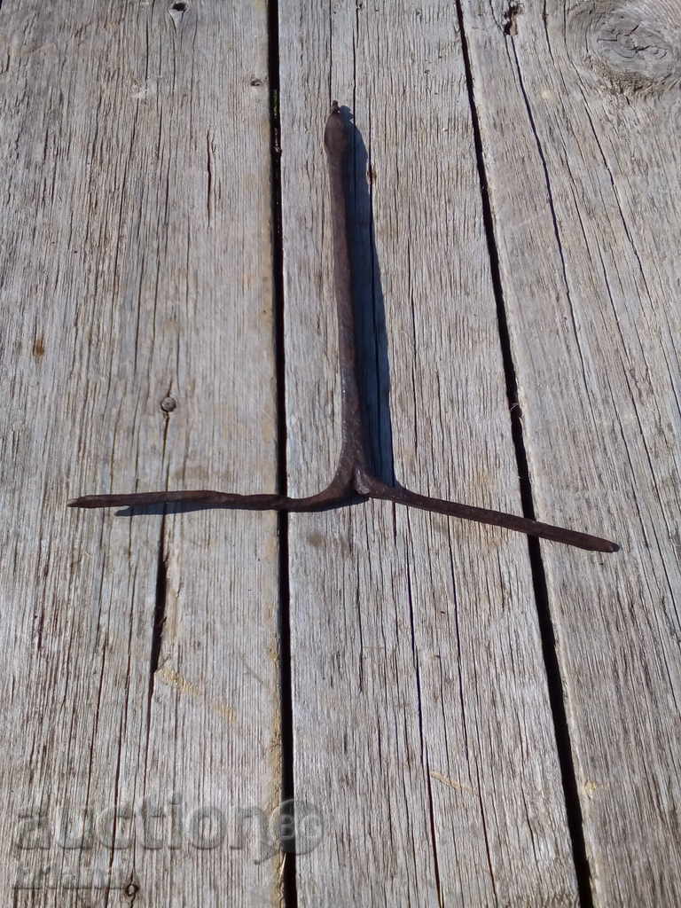 An old screwdriver binds - 5