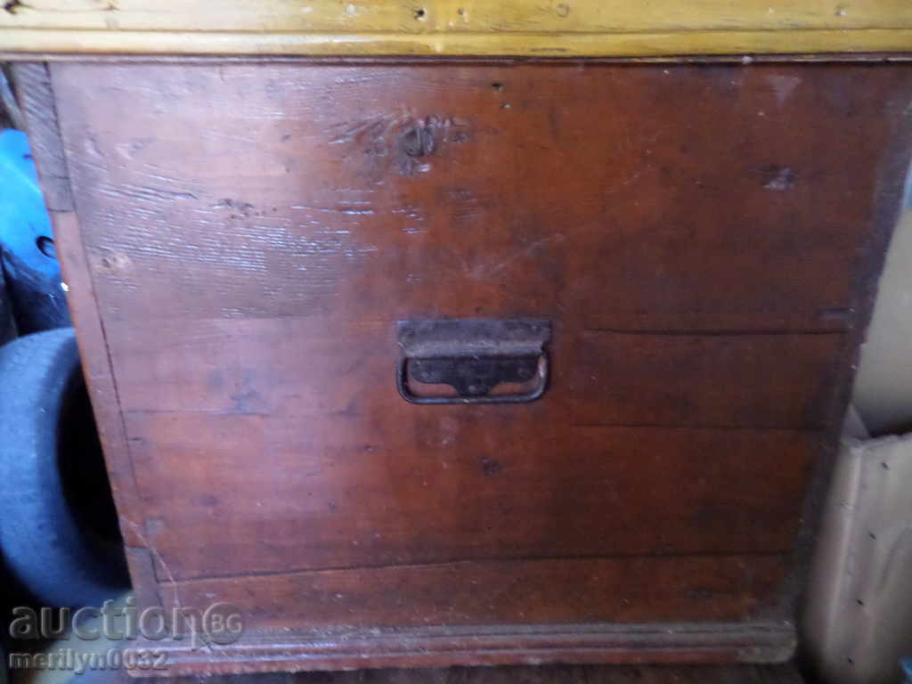 An old large chest for a bridal chaise adjoined a chest of drawers - 6 An old large chest for a bridal chaise adjoined a chest of drawers - 6