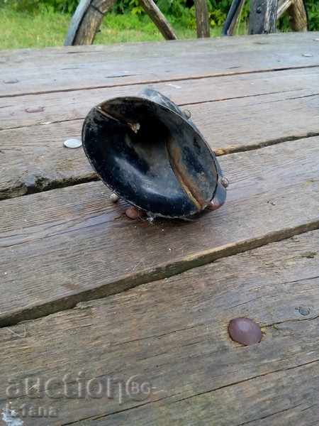 Old Russian auto-horn with price 10.00 BGN | € 5.11 Old Russian auto-horn with price 10.00 BGN | € 5.11