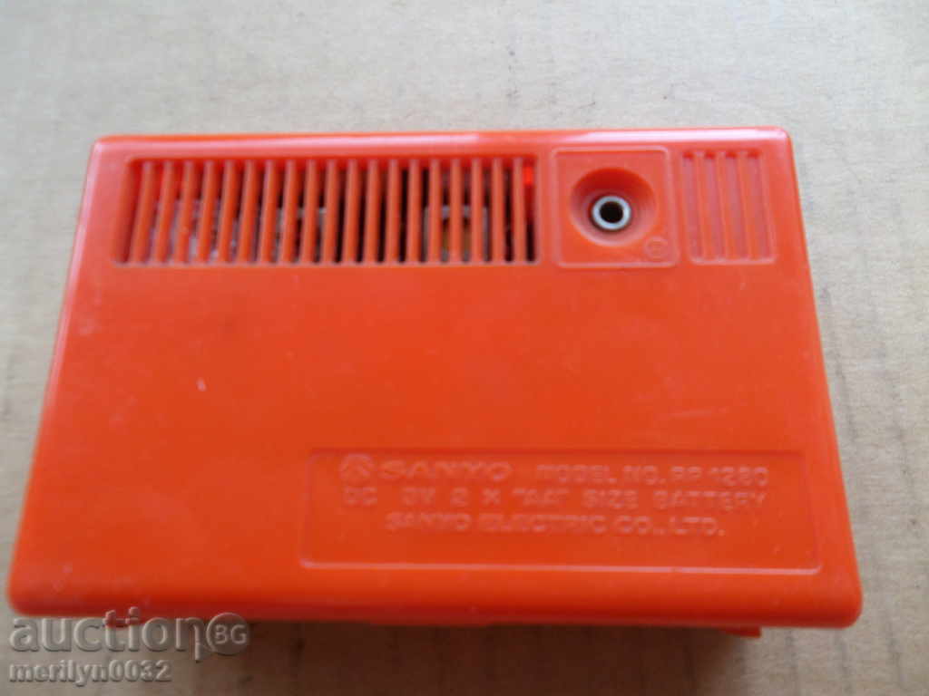 Old transistor, radio, radio with price 35.00 BGN | € 17.90 Old transistor, radio, radio with price 35.00 BGN | € 17.90