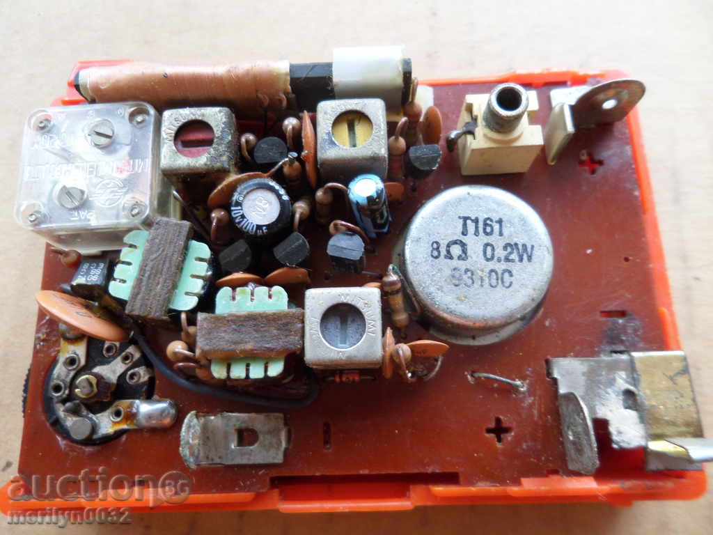 Delivery of Old transistor, radio, radio Delivery of Old transistor, radio, radio