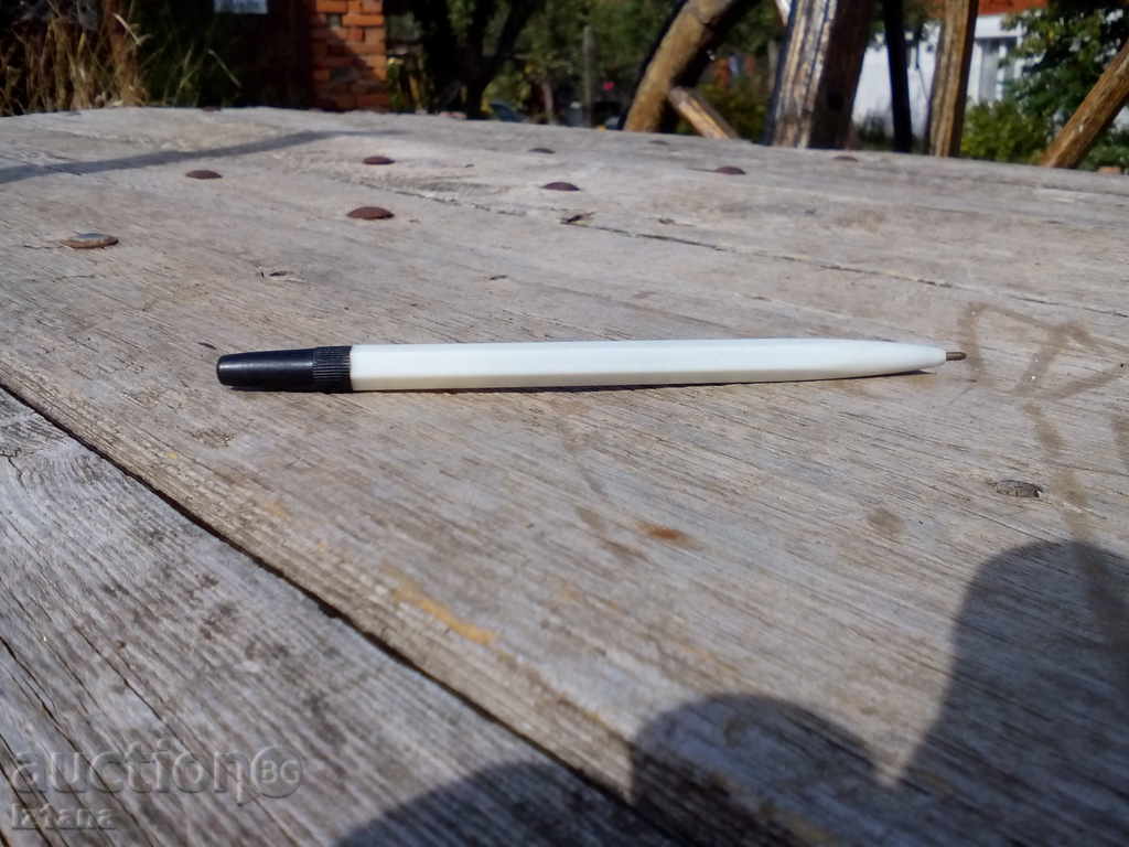 Στυλό Στυλό με τιμή 5.00 BGN | € 2.56 Στυλό Στυλό με τιμή 5.00 BGN | € 2.56