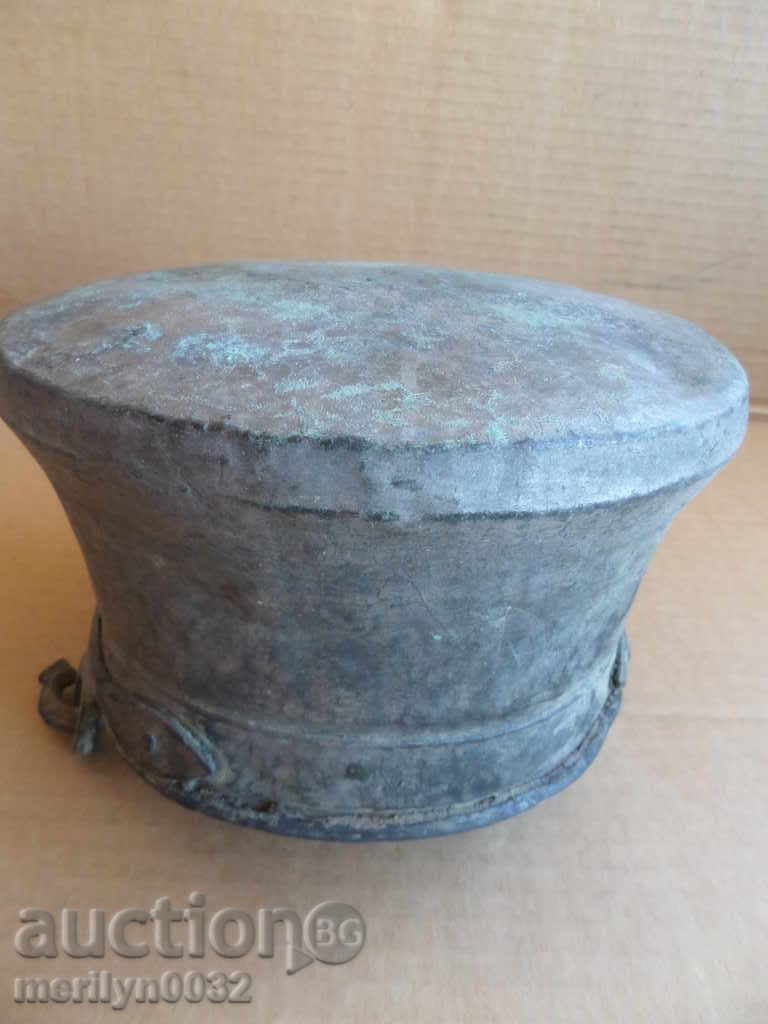 Delivery of Old copper cauldron, cauldron, copper, copper Delivery of Old copper cauldron, cauldron, copper, copper