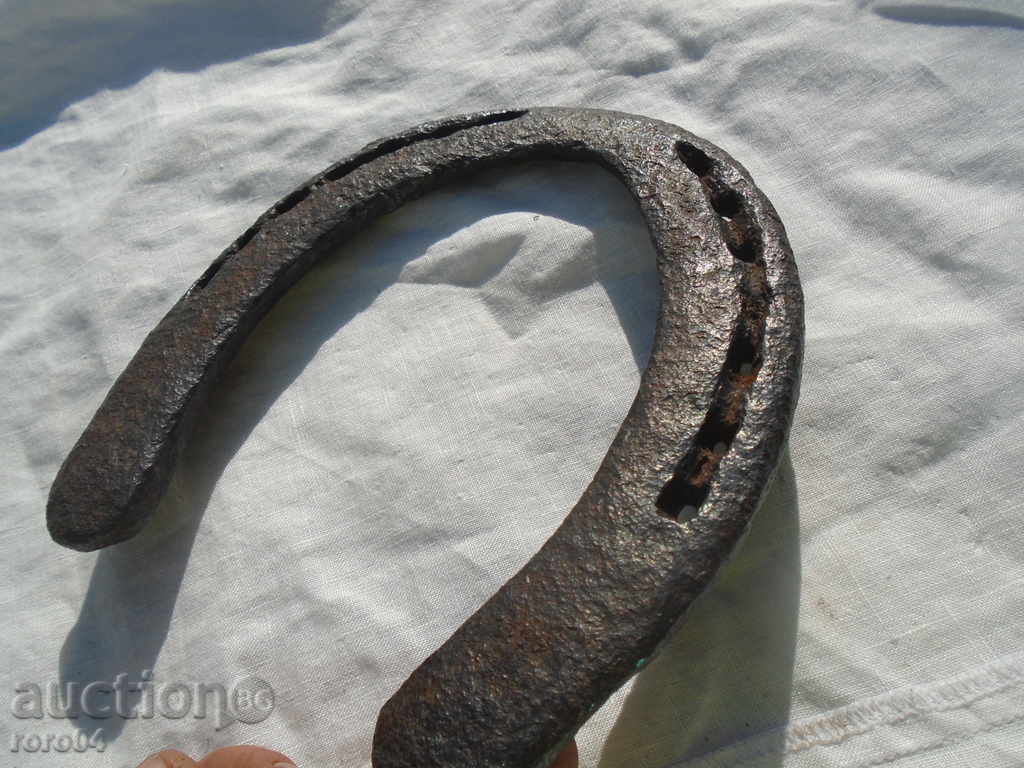 Auction HUGE FORGED HORSESHOE FROM HORSE - HEAVY TRUCK Auction HUGE FORGED HORSESHOE FROM HORSE - HEAVY TRUCK