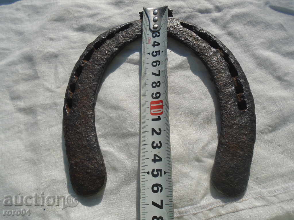 HUGE FORGED HORSESHOE FROM HORSE - HEAVY TRUCK - 5 HUGE FORGED HORSESHOE FROM HORSE - HEAVY TRUCK - 5