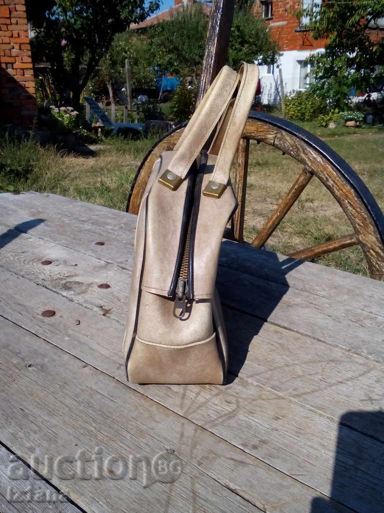 Handbag with price 10.00 BGN | € 5.11 Handbag with price 10.00 BGN | € 5.11