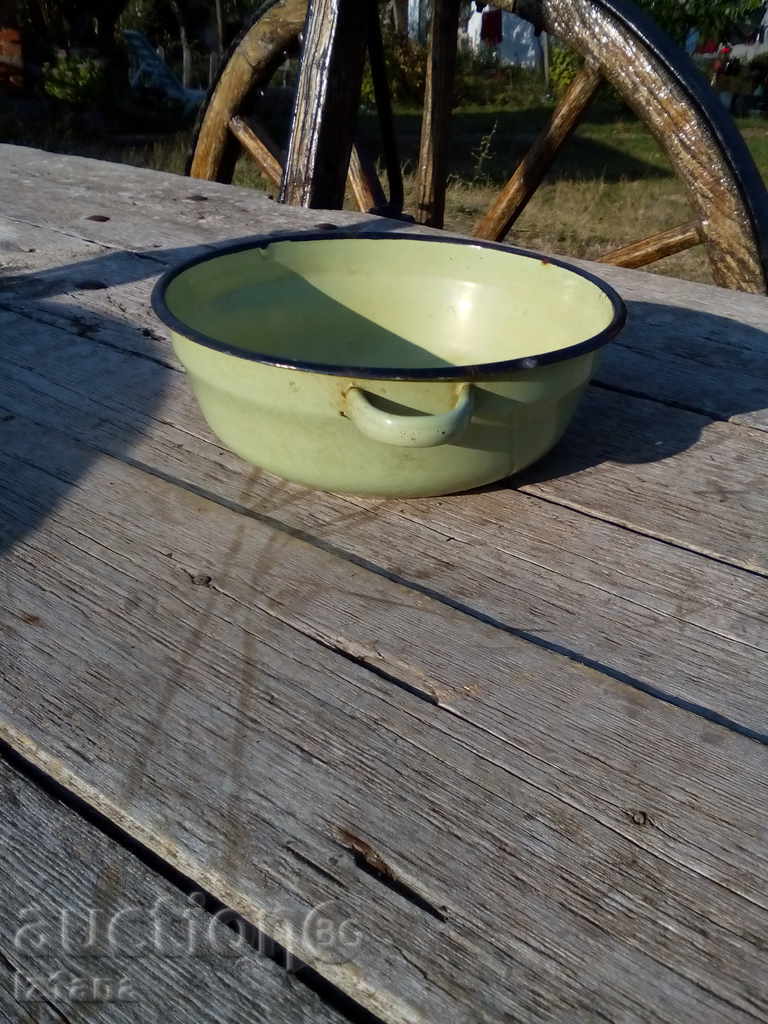 Εμαγιέ πιάτο, μπολ με τιμή 12.00 BGN | € 6.14 Εμαγιέ πιάτο, μπολ με τιμή 12.00 BGN | € 6.14