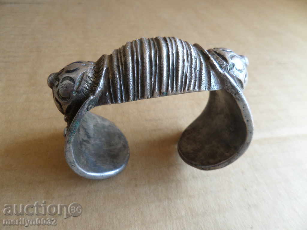 Възрожденска сребърна гривна рогатка накит бижу сребро
